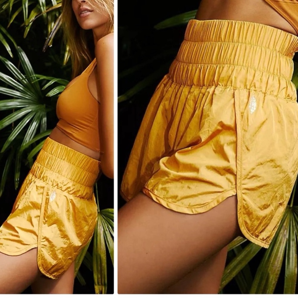 FP MOVEMENT the way home shorts in “Mellow Honey” - Size M